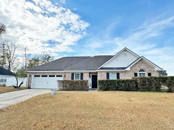 1102 Sara Ln, Hinesville, GA 31313