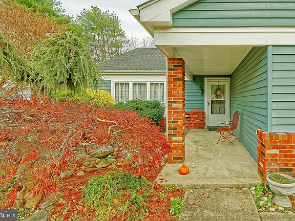 3rd image of 103 Buckingham Dr