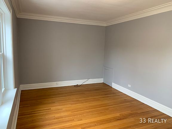 4th image of 3039 N Karlov Ave #2