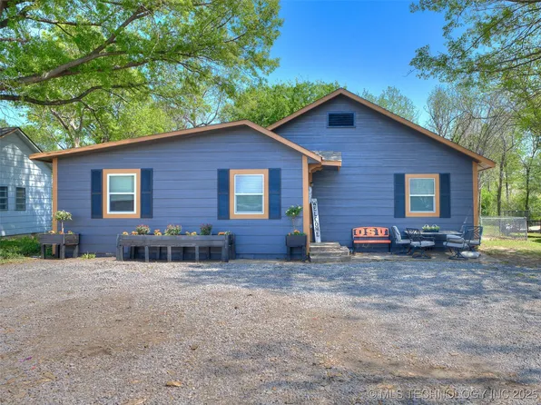 305 S Lee Ave, Wagoner, OK 74467