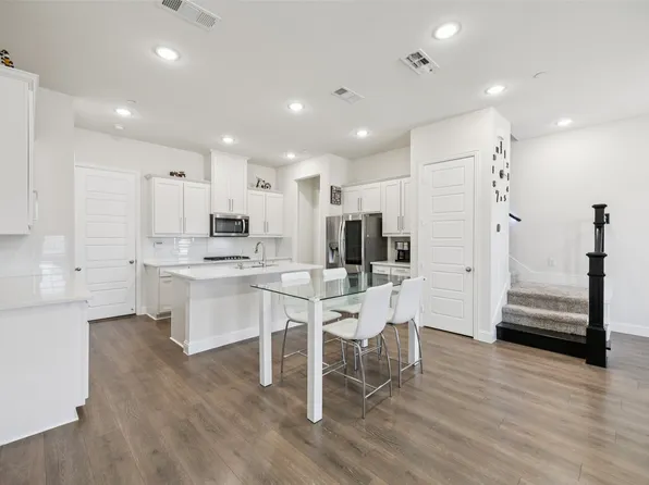 12986 Jk Ojha St, Farmers Branch, TX 75234