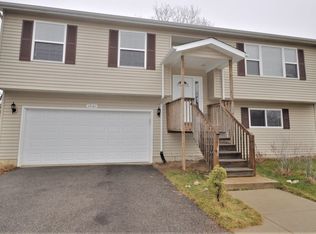 39181 N Poplar St, Lake Villa, IL 60046