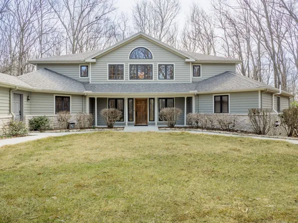 8604 Lavelle Rd, Athens, OH 45701