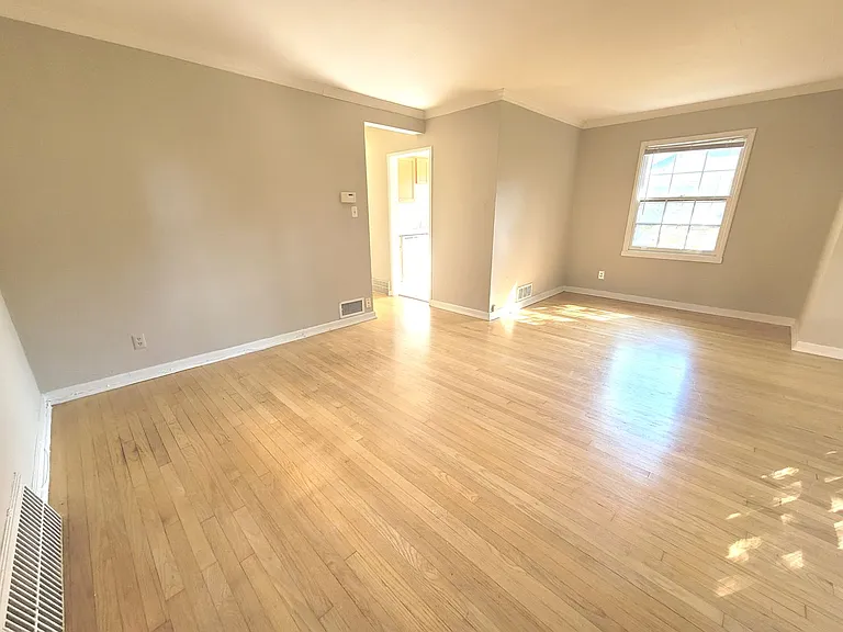 2519 Lake — Photo 4