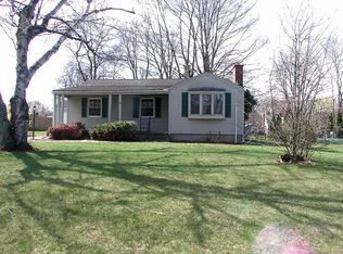 16 Meadowlark Rd, Enfield, CT 06082