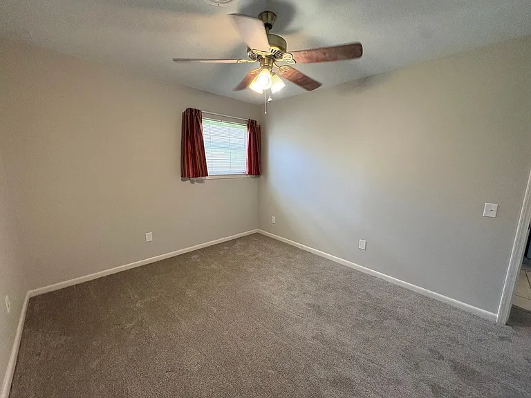 2213 Vine St — Photo 11