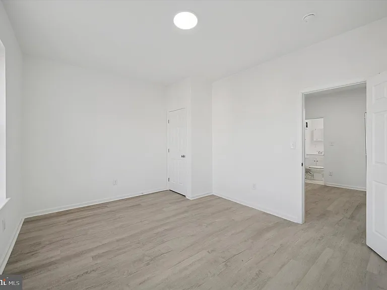 1418 W Erie Ave #2 — Photo 5