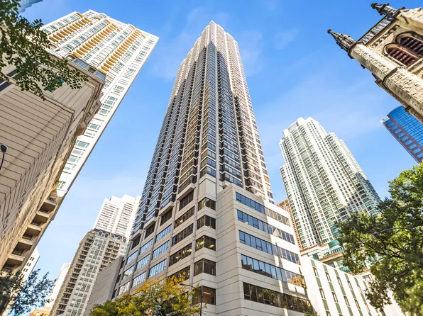 30 E Huron St APT 907, Chicago, IL 60611