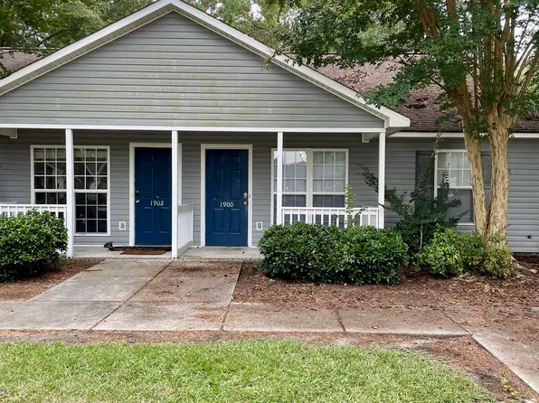 1902 Berry St, Lumberton, NC 28358