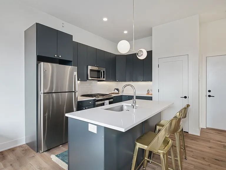 1822 N Front St #9 — Photo 3