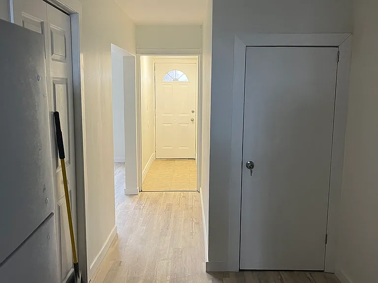 158 Pine St #1 — Photo 8
