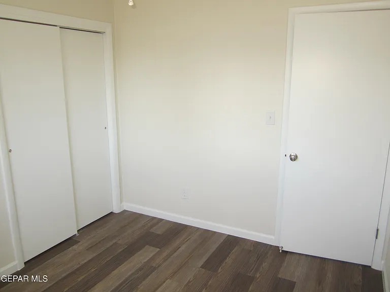 305 Corvena Way — Photo 43