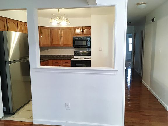 5th image of 2337 Corporal Kennedy St APT 2