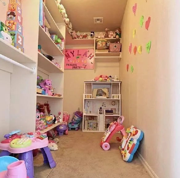Bedroom 3 Closet