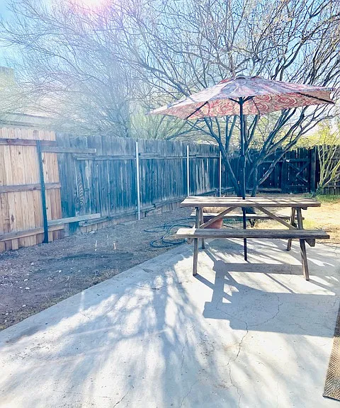 3146 E Kleindale Rd — Photo 5