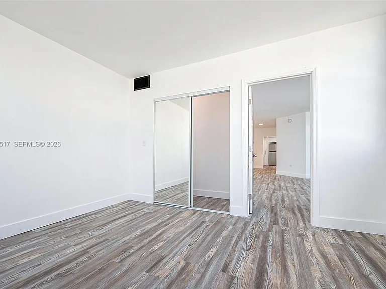 801 Brickell Bay Dr #1662 — Photo 5