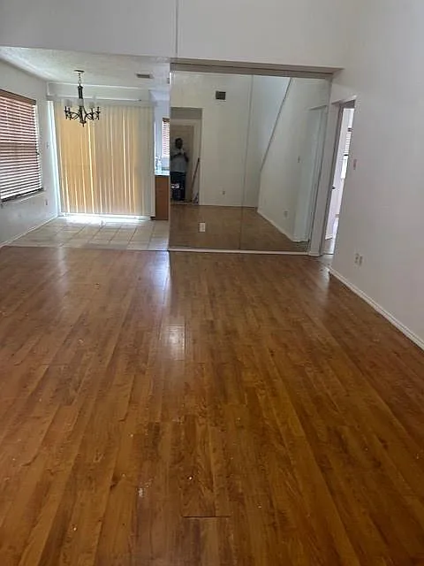 3 bed, 2.0 bath, 1150 sqft, $1,700 — Photo 2