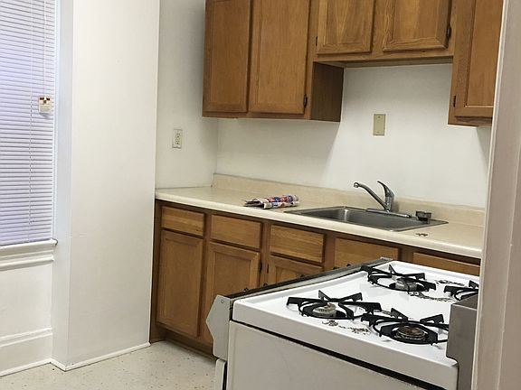 5th image of 779 Loretta St Floor 1