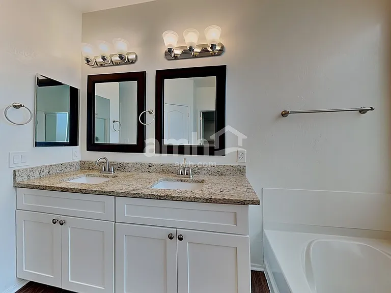 12659 N Maize Dr — Photo 11