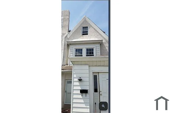 Building Photo - 6402 N 5th St #2