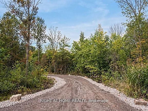 2nd image of 2525 Greenwood Rd