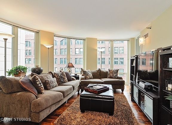 3rd image of 345 N La Salle Dr APT 606