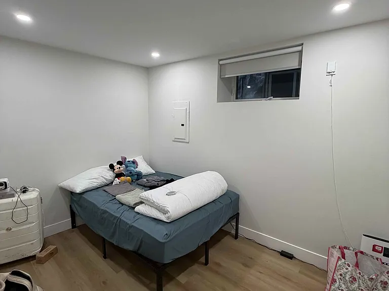 1502 Dufferin St #LOWER — Photo 10
