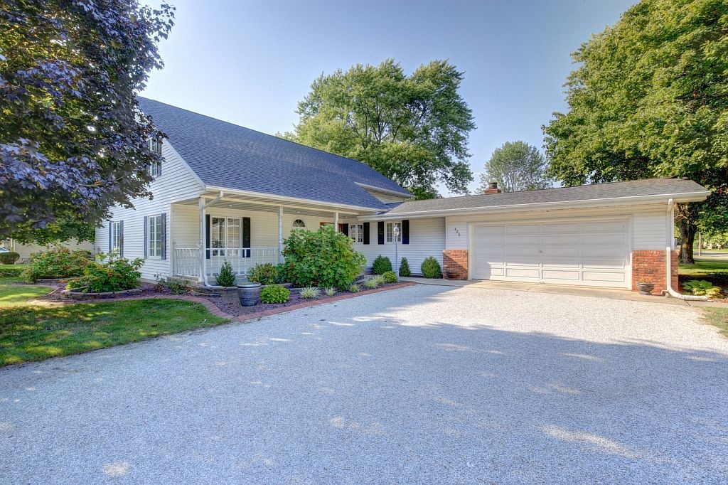 406 W Washington St, Arcola, IL 61910 Zillow
