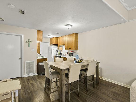 5th image of 4123 S Brahma Blvd