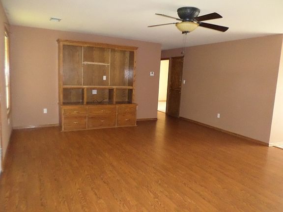 Spacious living room