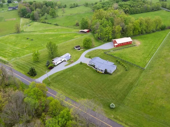 8582 Dundee Wilmot Rd NW, Dundee, OH 44624