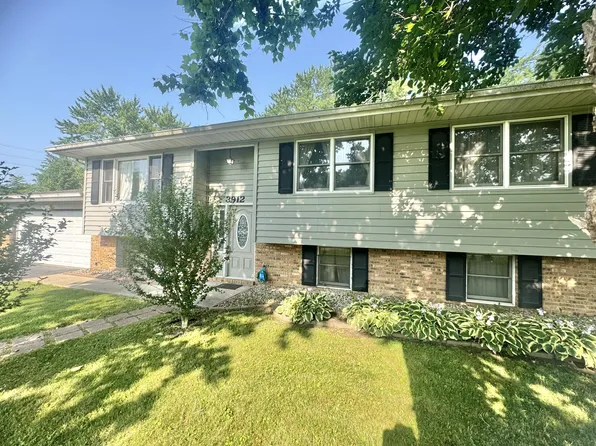 3912 Brookside Dr, Crown Point, IN 46307