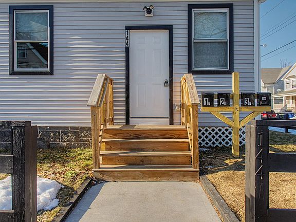3rd image of 144 Cottage St #3
