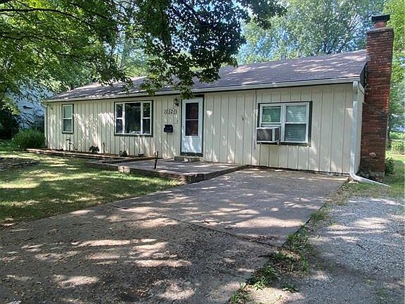 3rd image of 10526 Palmer Ave