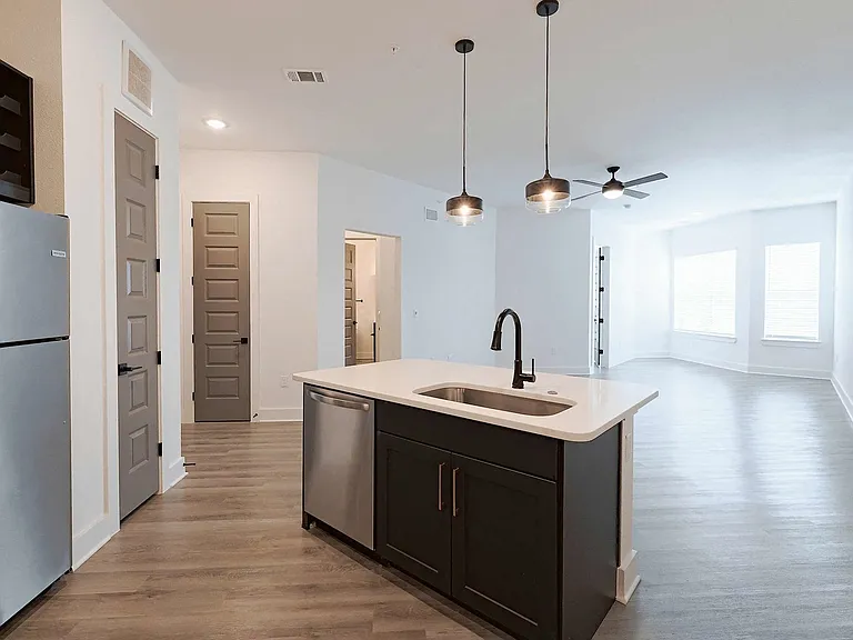 Linz Luxury Living — Photo 62