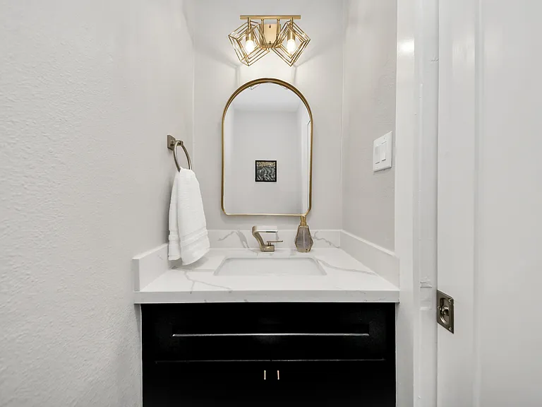 Woodcrest Dr — Photo 21