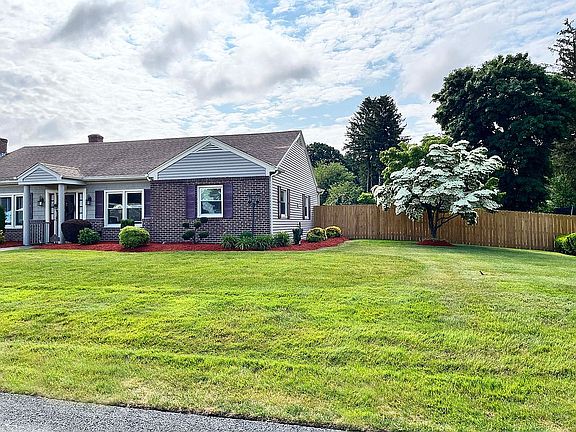 3rd image of 35 Salem Dr