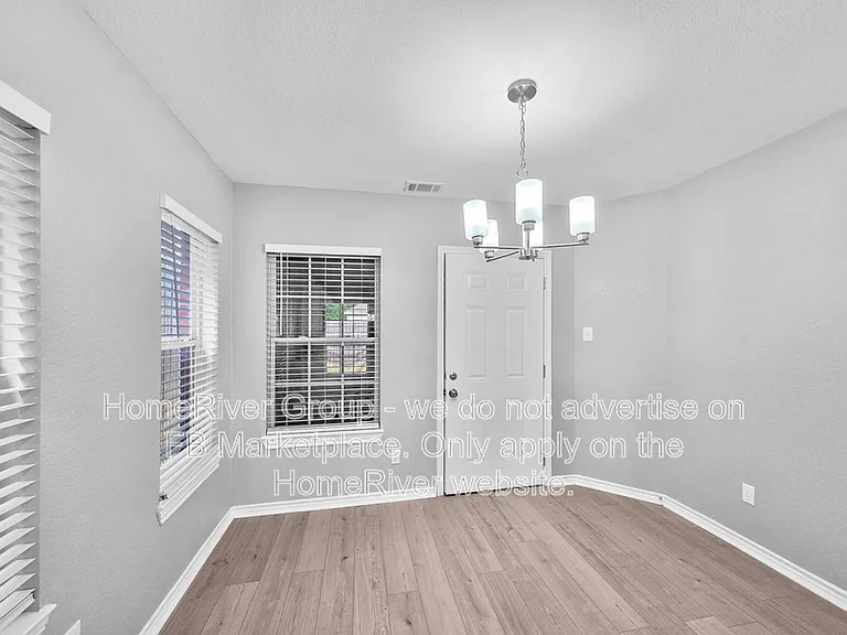 124 Clear Creek Dr — Photo 4