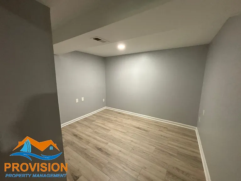 20 Washington Dr — Photo 20