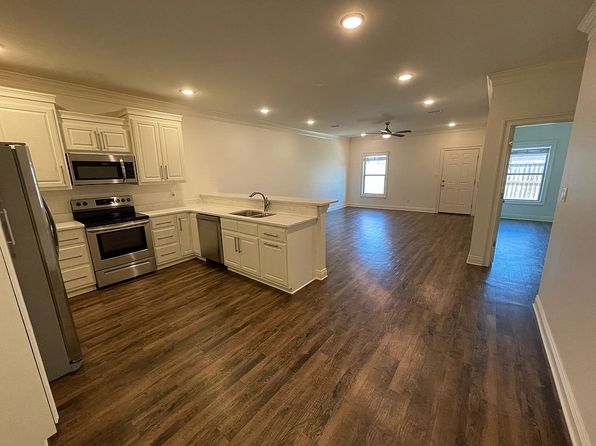 2105 Nassau Ln