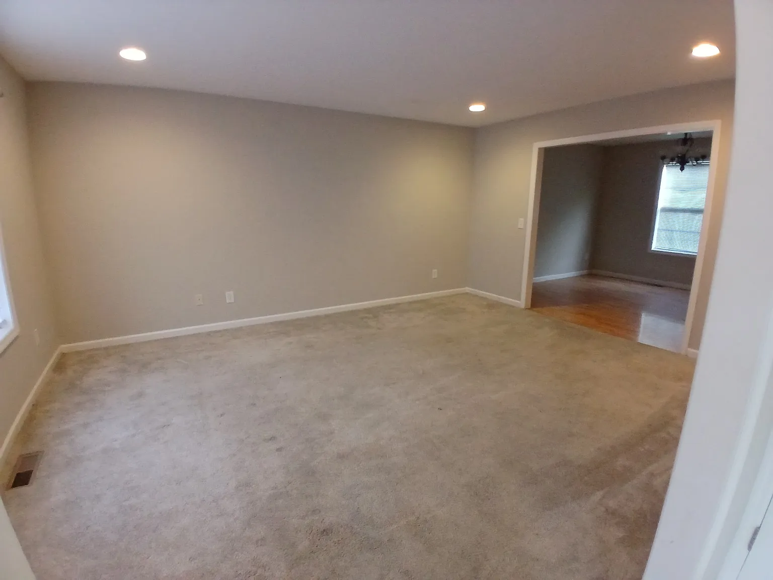 3 bed, 2.5 bath, 743 sqft, $1,500 — Photo 2