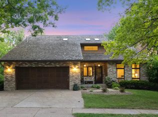 8164 Telegraph Rd, Bloomington, MN 55438