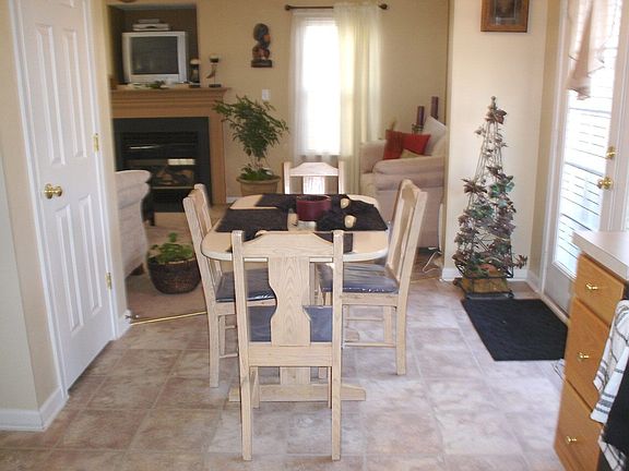 Complement fabulous meals in Breakfast Area