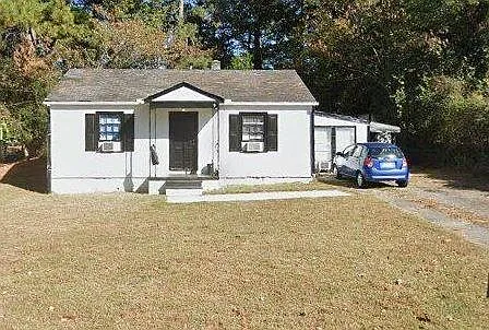 3 bed, 1.0 bath, 1045 sqft, $2,595 — Photo 1