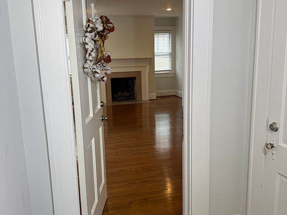 3rd image of 41 Smith St APT B