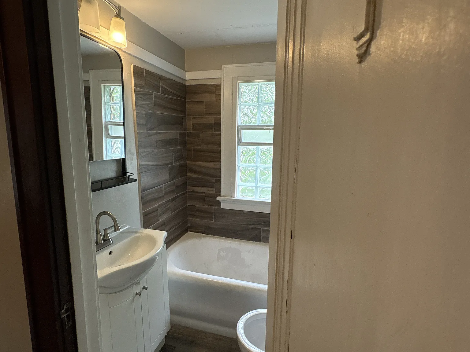 2 bed, 600 sqft, $975 — Photo 4