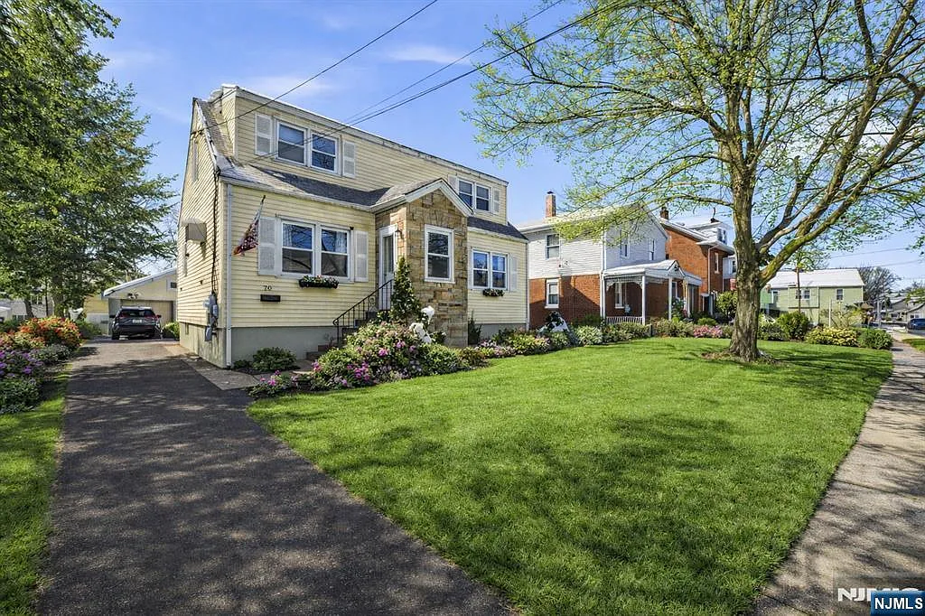 70 Teaneck Rd photo 1