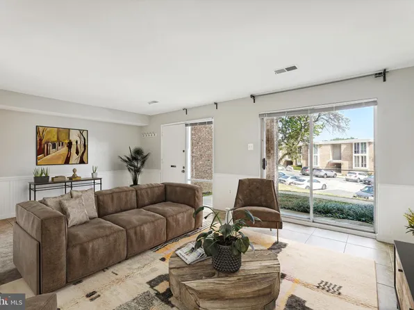 2631 Wagon Dr #333, Alexandria, VA 22303