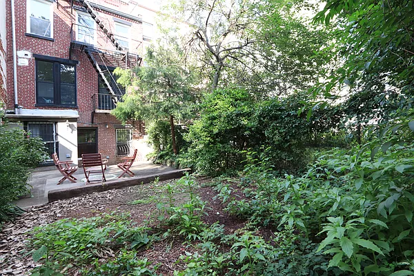 Rented by Douglas Elliman | media 38