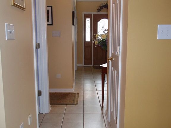 4th image of 105 Coach Hovis Dr